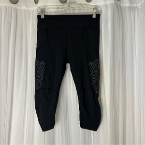 Lululemon Athletica Black Cropped Leggings with Geometric Design size 6